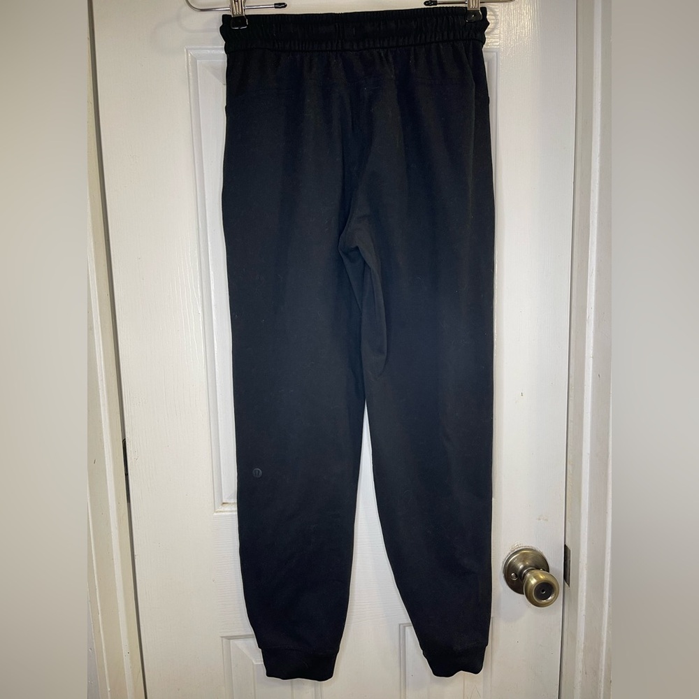 Lululemon Adaptive State Women’s joggers size 2 EUC